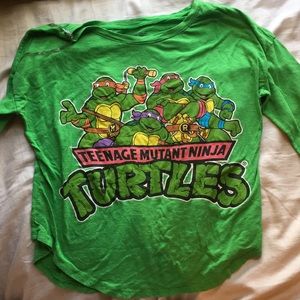 Quarter length sleeve TMNT shirt
